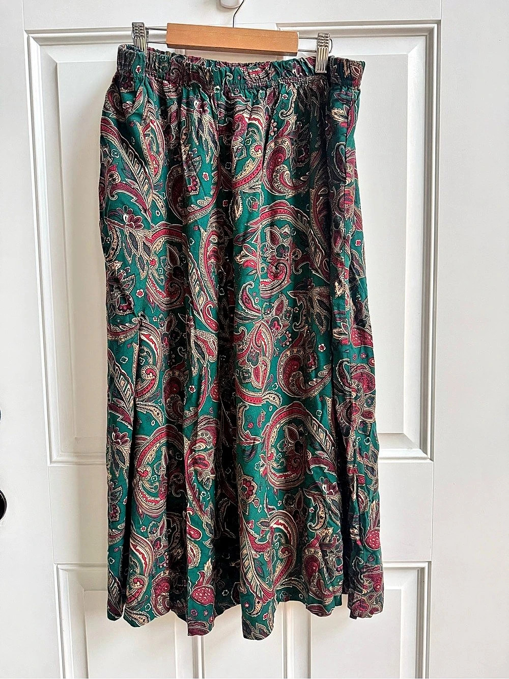 Vintage Paisley Midi Skirt Made in USA Elastic Waist 80’s 90’s Cottagecore